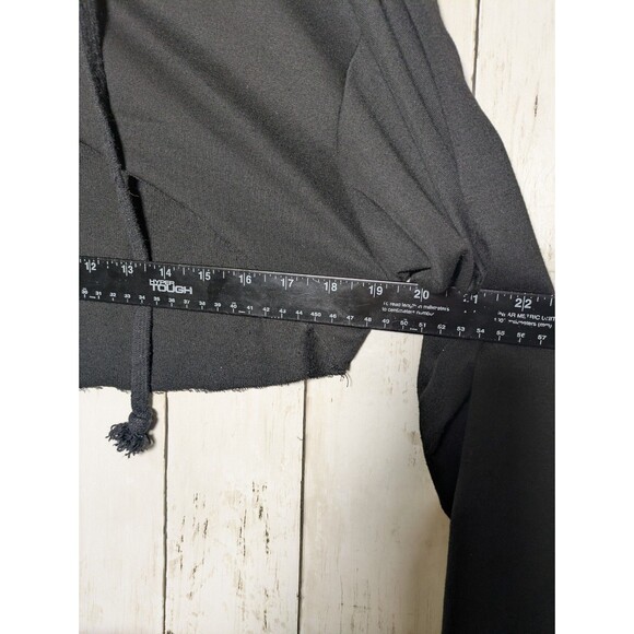 Black Cropped Hoodie Size Small Goth Y2K Streetwear Punk Baddie Grunge Alt - Picture 7 of 8
